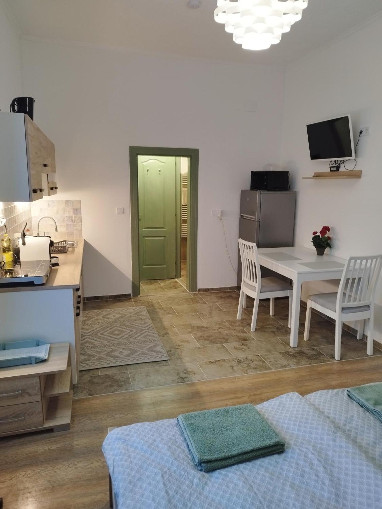 Holling Apartman Fertőboz Εξωτερικό φωτογραφία