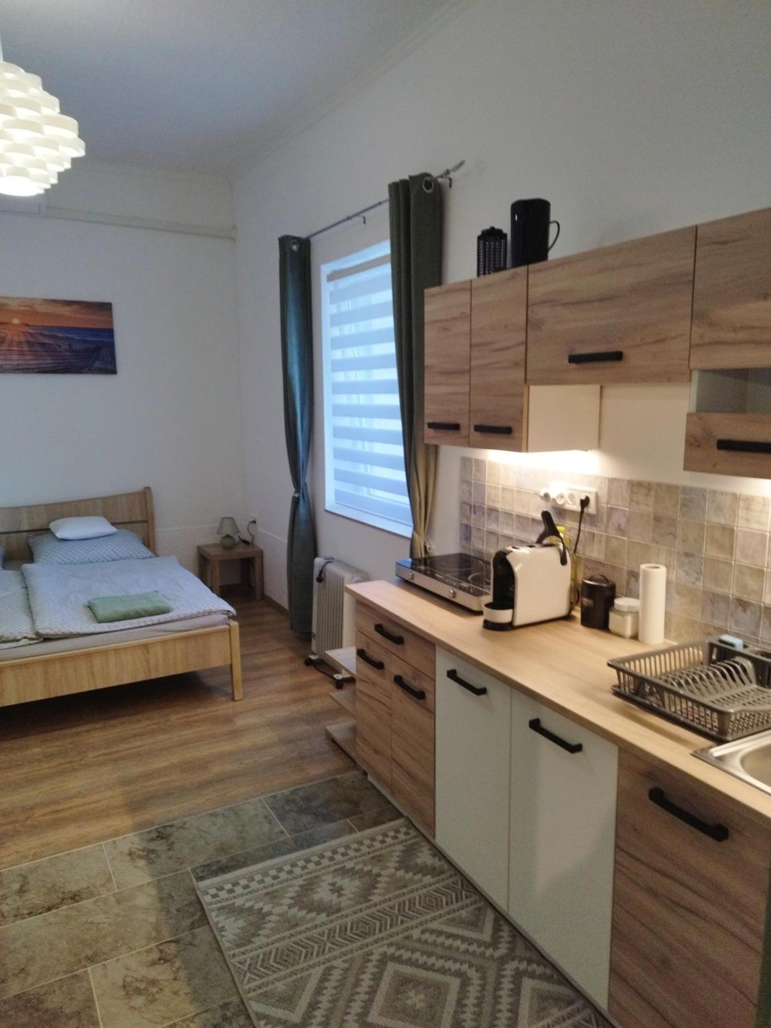 Holling Apartman Fertőboz Εξωτερικό φωτογραφία