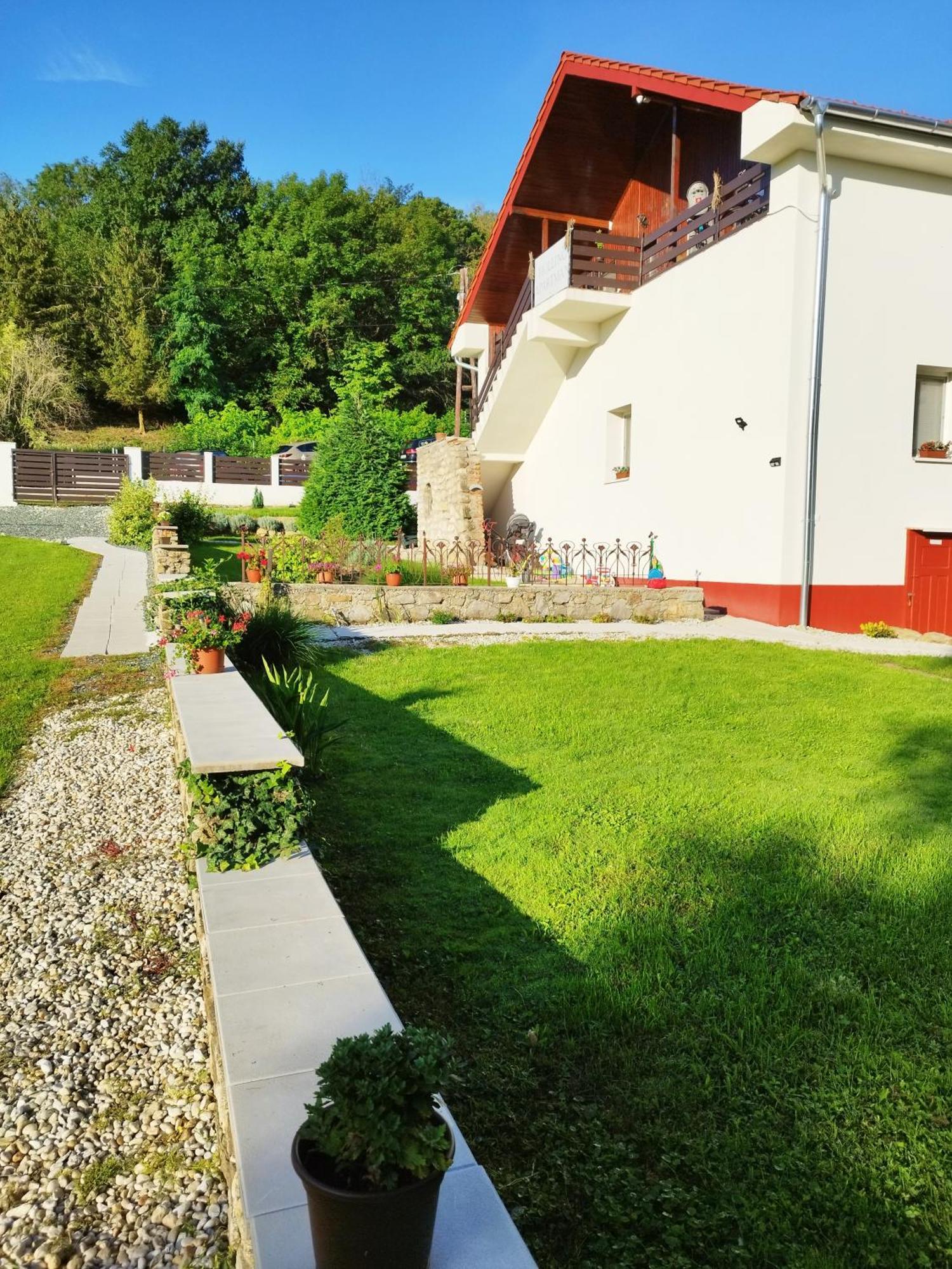 Holling Apartman Fertőboz Εξωτερικό φωτογραφία