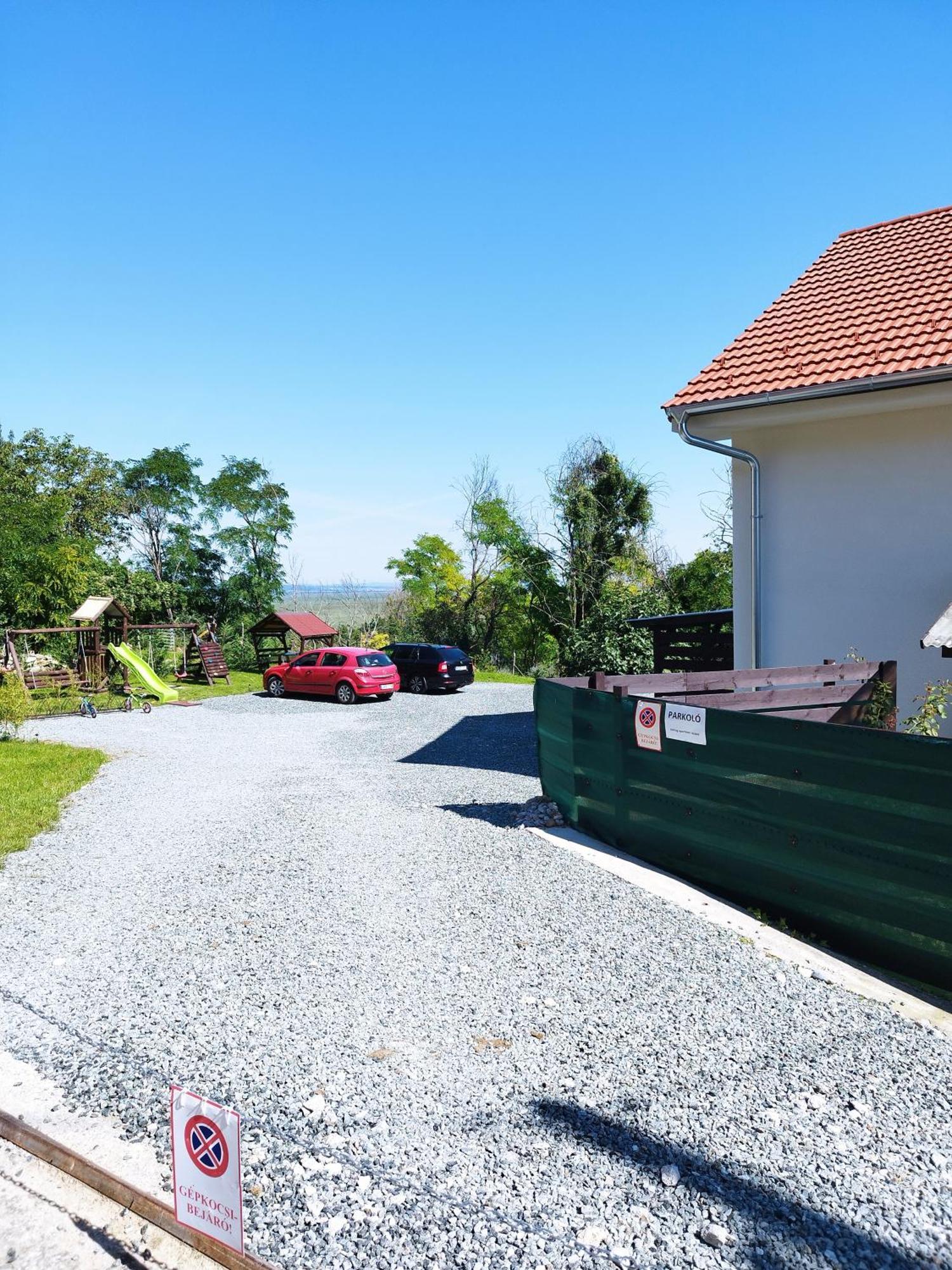 Holling Apartman Fertőboz Εξωτερικό φωτογραφία