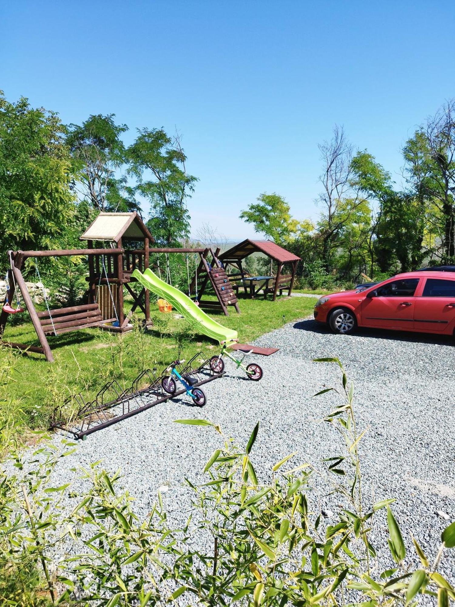 Holling Apartman Fertőboz Εξωτερικό φωτογραφία
