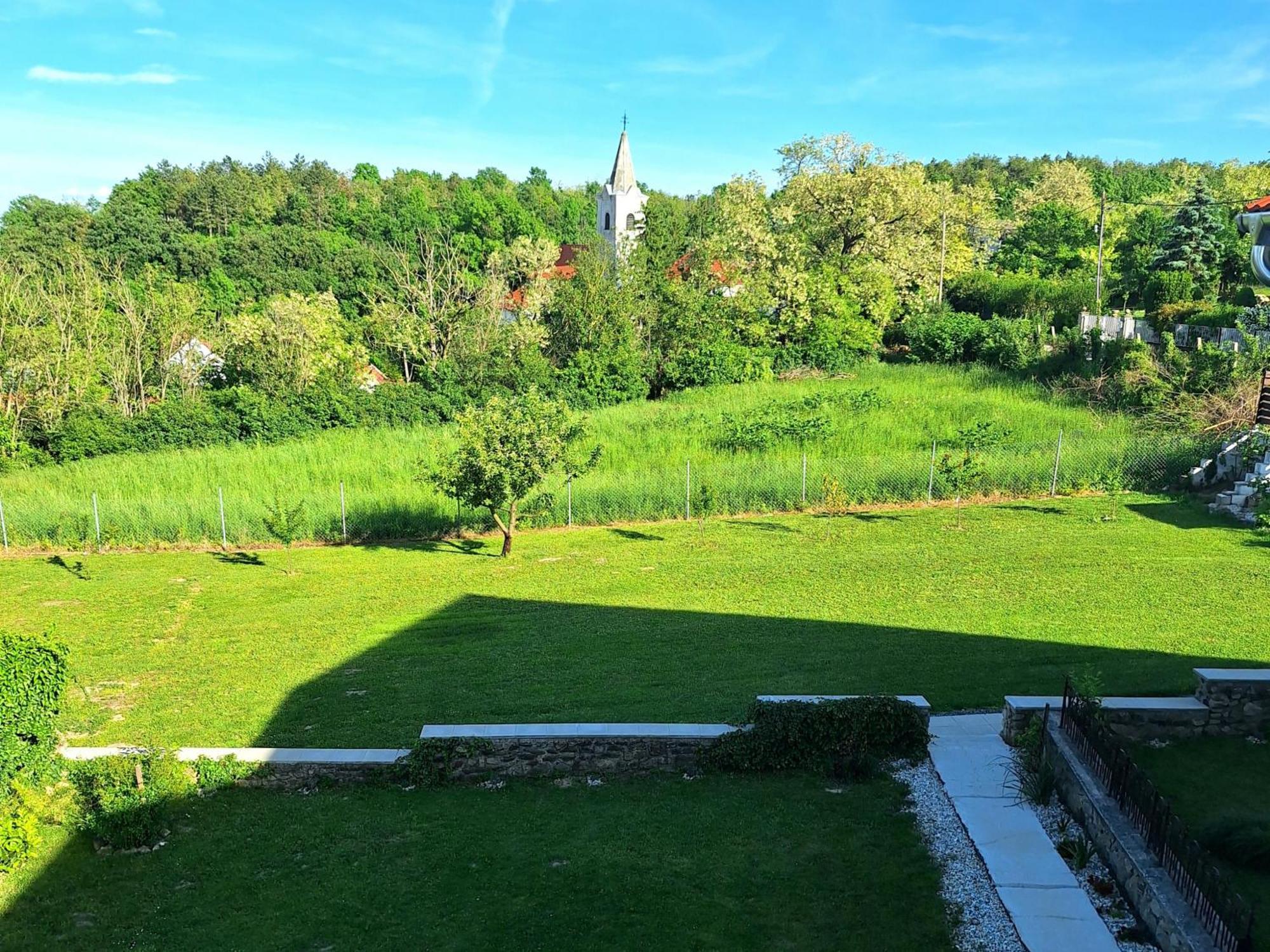 Holling Apartman Fertőboz Εξωτερικό φωτογραφία
